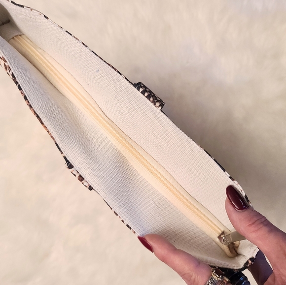 NWT Hong Kong Collection Snakeskin Print Tote - Picture 5 of 9